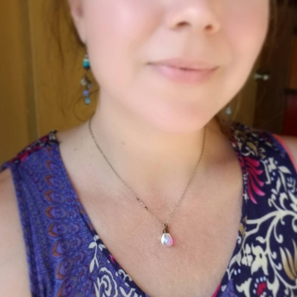 EUC Deluxe Rainbow Quartz Gemstone Necklace - Picture 6 of 6